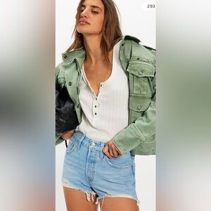 Levies 501 denim light wash shorts 29